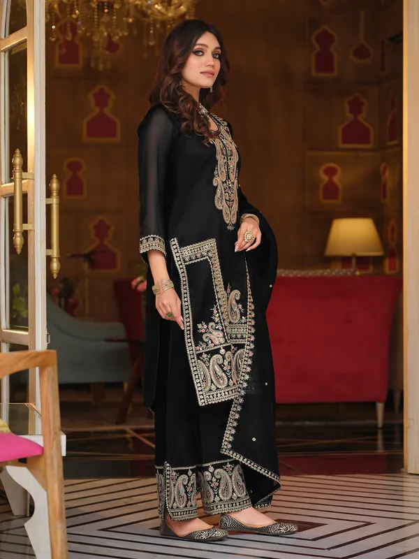 Black_Silk_Blend_Embroidered_Kurta_Trouser_Dupatta_Set