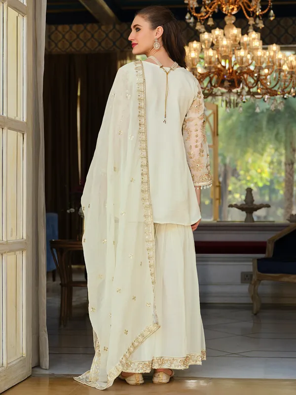 White_Silk_Blend_Embroidered_Kurta_Trouser_Dupatta_Set
