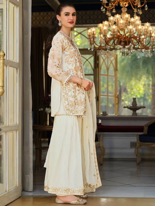 White_Silk_Blend_Embroidered_Kurta_Trouser_Dupatta_Set