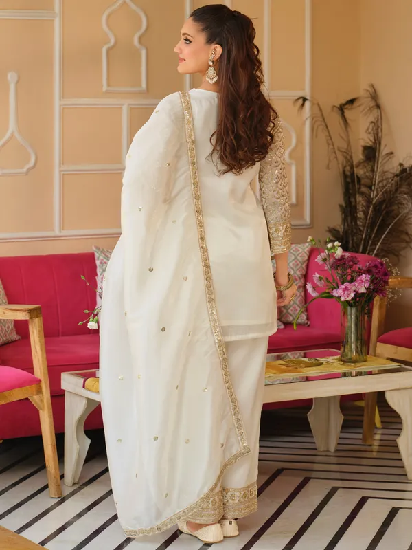 White_Silk_Blend_Embroidered_Kurta_Trouser_Dupatta_Set