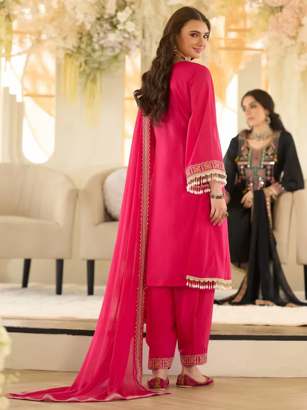 Pink_Organza_Embroidered_Kurta_Trouser_Dupatta_Set