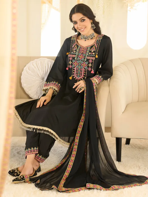 Black_Organza_Embroidered_Kurta_Trouser_Dupatta_Set