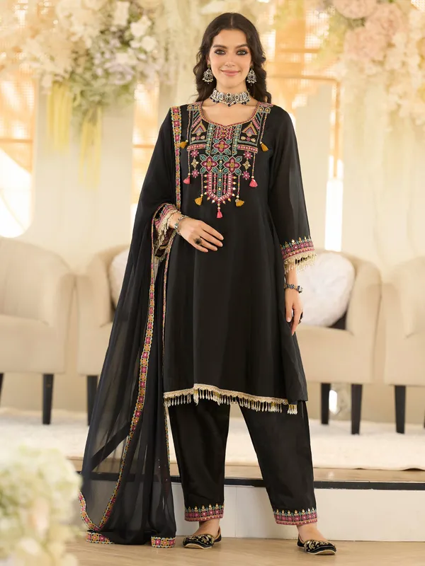 Black_Organza_Embroidered_Kurta_Trouser_Dupatta_Set
