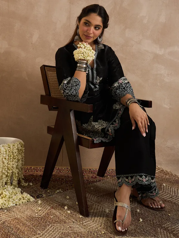 Black_Silk-Blend_Straight_Kurta_with_Palazzos
