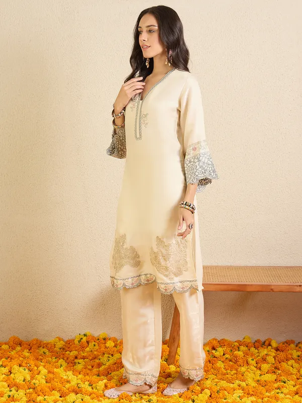 Cream_Silk-Blend_Straight_Kurta_with_Palazzos