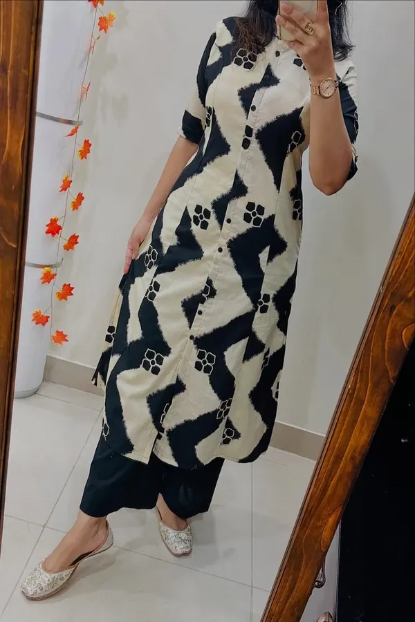 Black_Cotton_Floral_Printed_Kurta_Set_For_Women