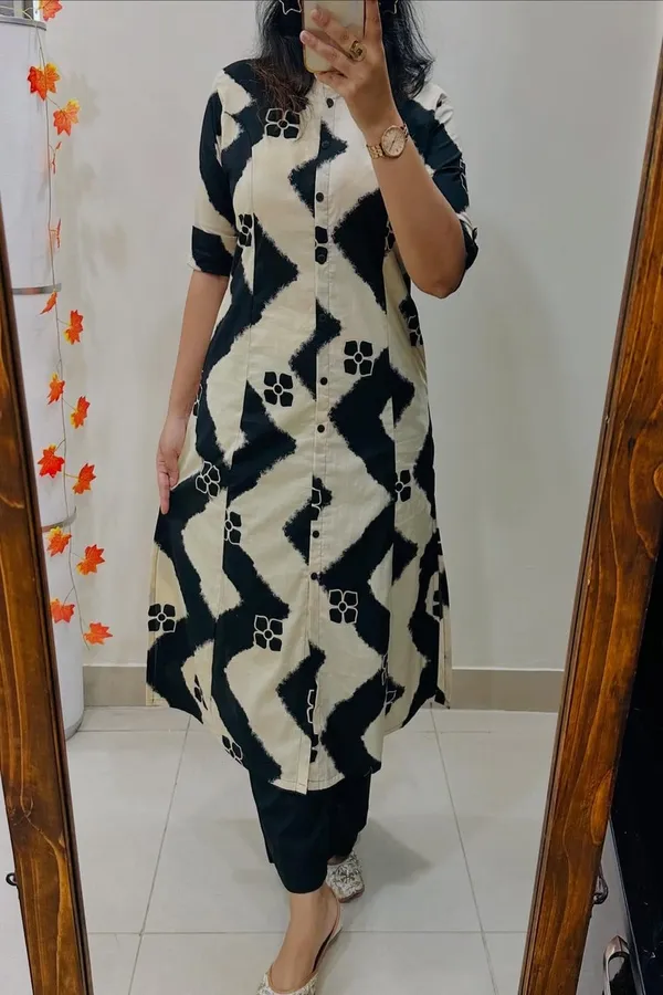 Black_Cotton_Floral_Printed_Kurta_Set_For_Women