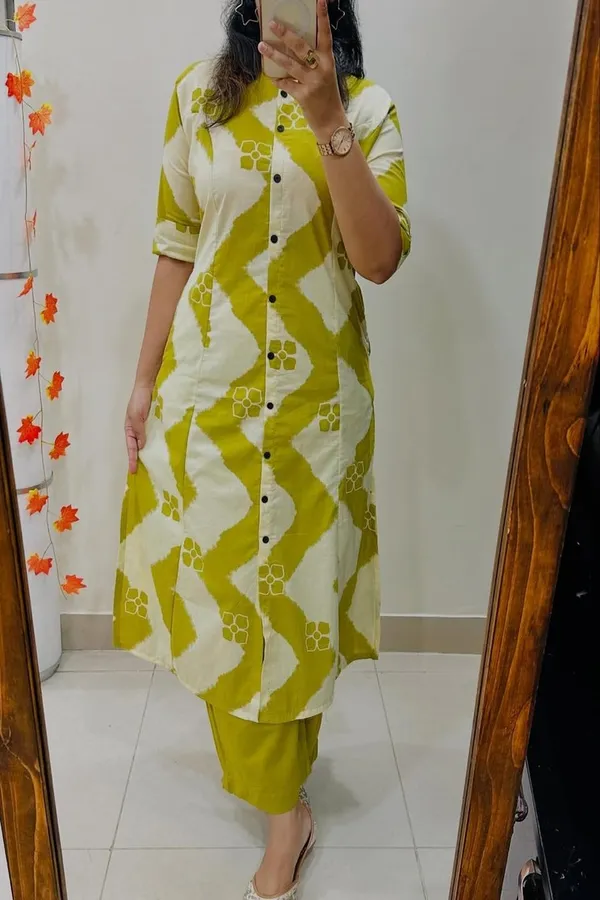 Yellow_Cotton_Floral_Printed_Kurta_Set_For_Women