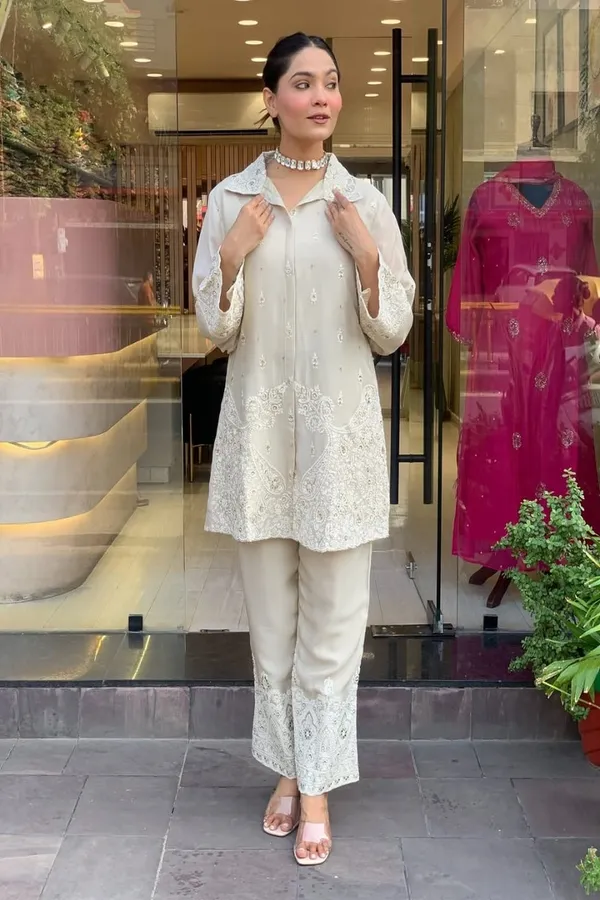 Floral_embroidered_Chanderi_Silk_Coller_Neck_Off_White_Co-Ord_Set