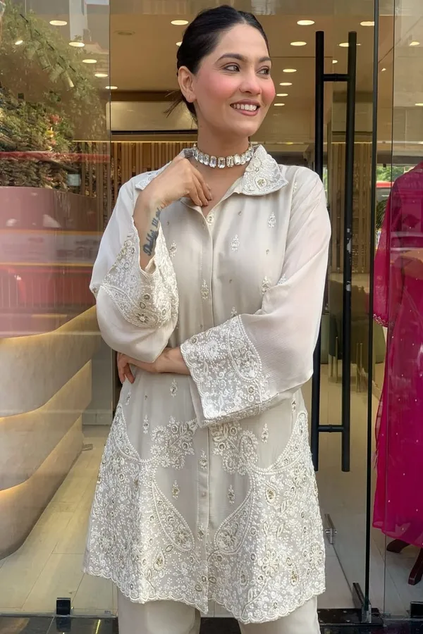 Floral_embroidered_Chanderi_Silk_Coller_Neck_Off_White_Co-Ord_Set