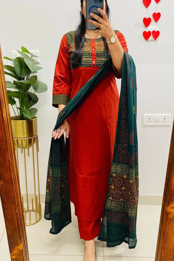 Orange_Cotton_Floral_Embroidered_Kurta_Set_For_Women