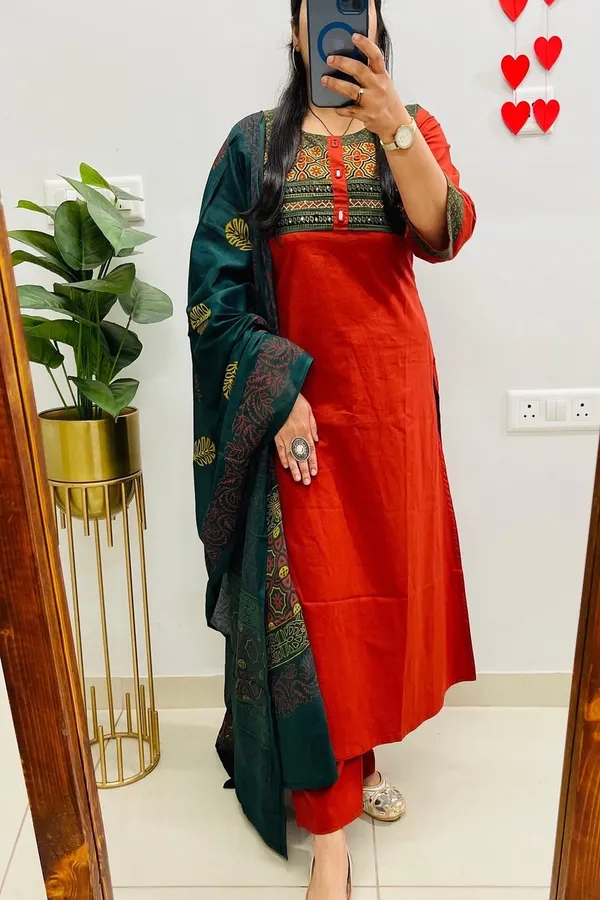 Orange_Cotton_Floral_Embroidered_Kurta_Set_For_Women