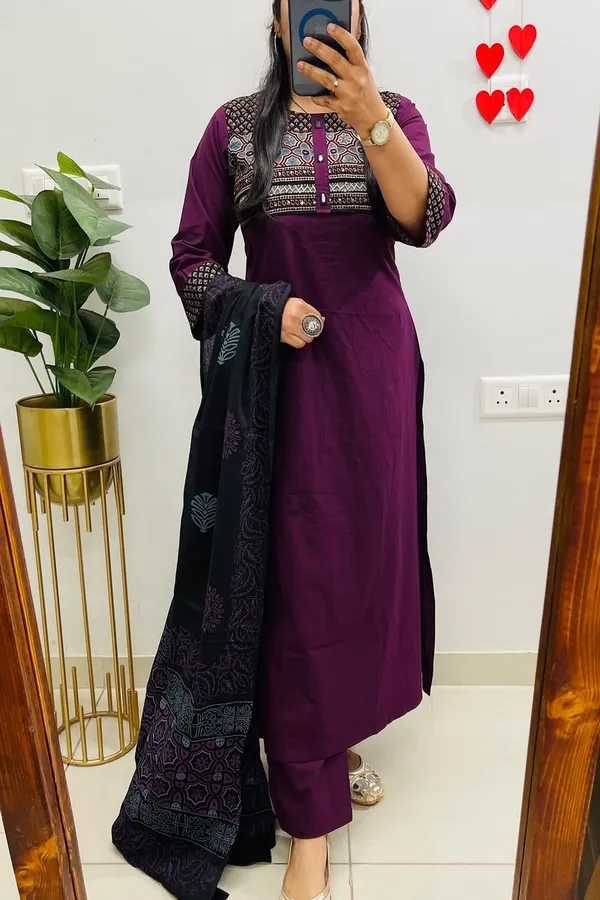 Purple_Cotton_Floral_Embroidered_Kurta_Set_For_Women