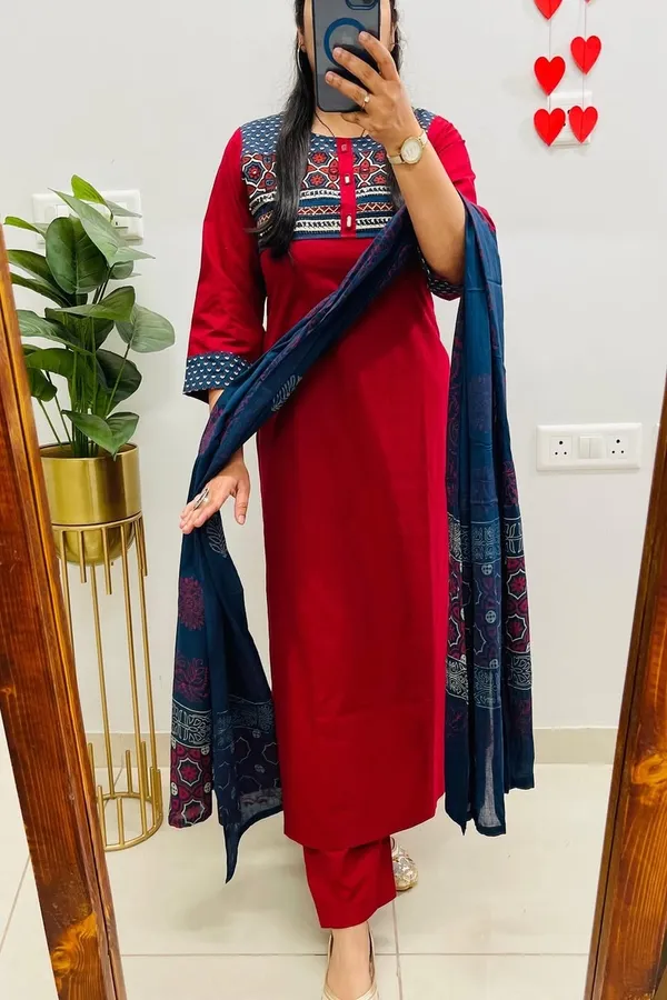 Red_Cotton_Floral_Embroidered_Kurta_Set_For_Women