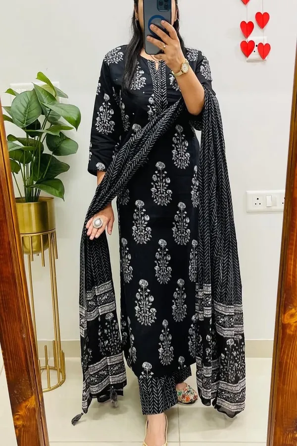 Black_Cotton_Floral_Printed_Kurta_Set_For_Women