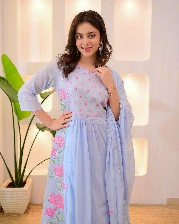Blue_Cotton_Floral_Embroidered_Kurta_Set_For_Women