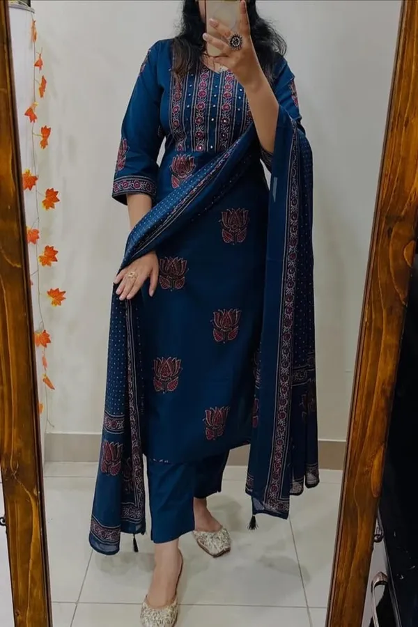 Blue_Cotton_Floral_Embroidered_Kurta_Set_For_Women