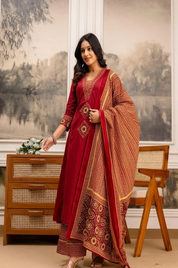 Floral_printed_cotton_v_neck_Red-01__Kurta_Trouser_&_Dupatta_Set