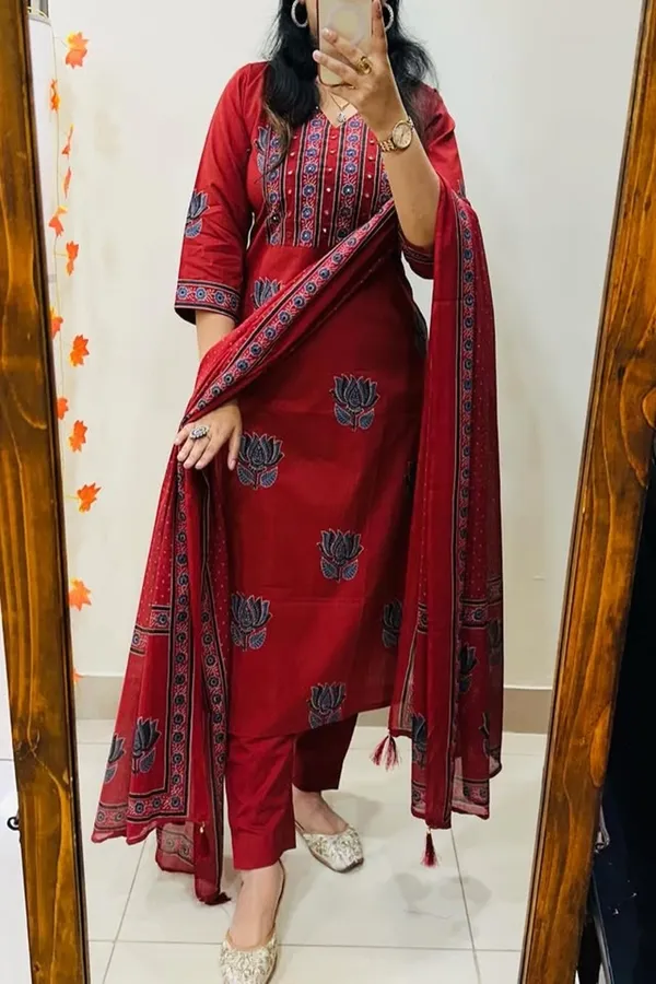 Red_Cotton_Floral_Embroidered_Kurta_Set_For_Women