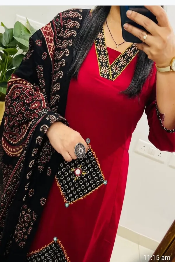 Red_Cotton_Floral_Printed_Kurta_Set_For_Women