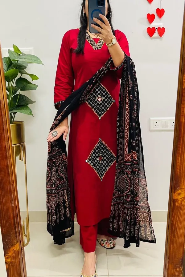 Red_Cotton_Floral_Printed_Kurta_Set_For_Women
