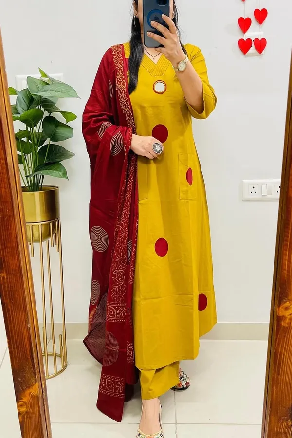 Yellow_Cotton_Floral_Printed_Kurta_Set_For_Women
