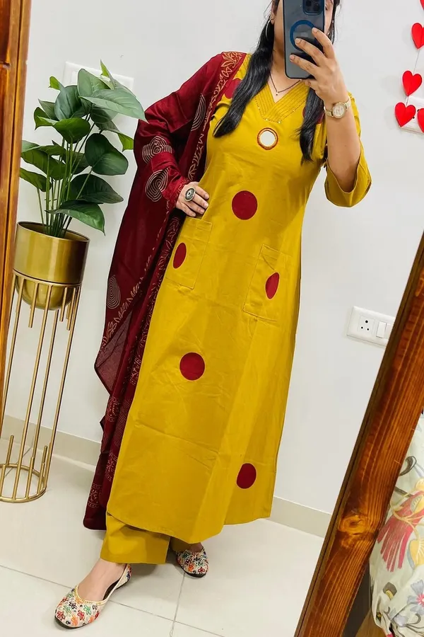 Yellow_Cotton_Floral_Printed_Kurta_Set_For_Women