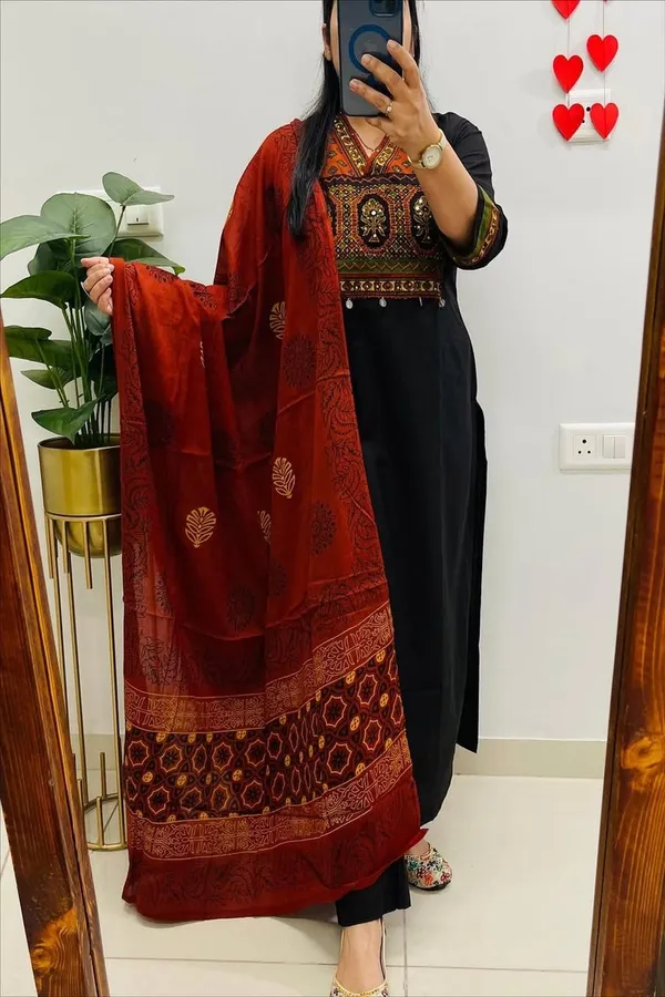 Floral_embroidered_Pure_Cotton_V_Neck_Black_Kurta_Trouser_&_Dupatta_Set