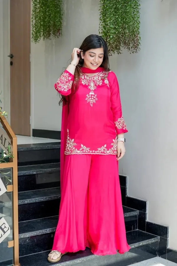 Floral_embroidered_Chanderi_V_Neck_Pink_Kurta_Trouser_&_Dupatta_Set