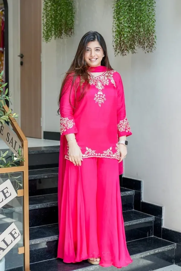 Floral_embroidered_Chanderi_V_Neck_Pink_Kurta_Trouser_&_Dupatta_Set