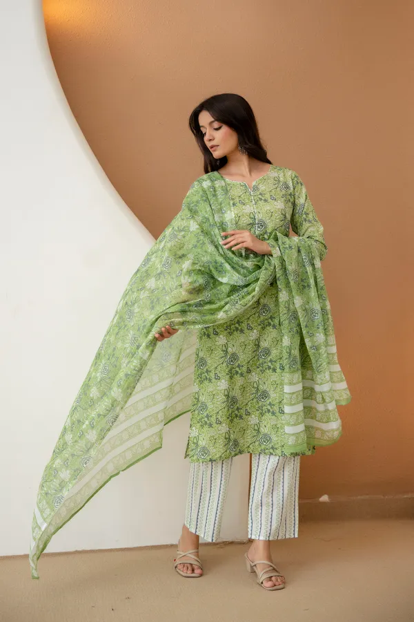 Floral_Printed_Pure_Cotton_Round_Neck_Kurta_Set