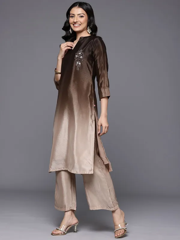 Brown_Floral_Printed_Silk_Blend_Kurta_Trouser_Set