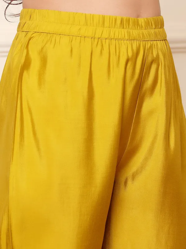 Mustard_Floral_Printed_CFloraleri_Silk_Kurta_Trouser_Set
