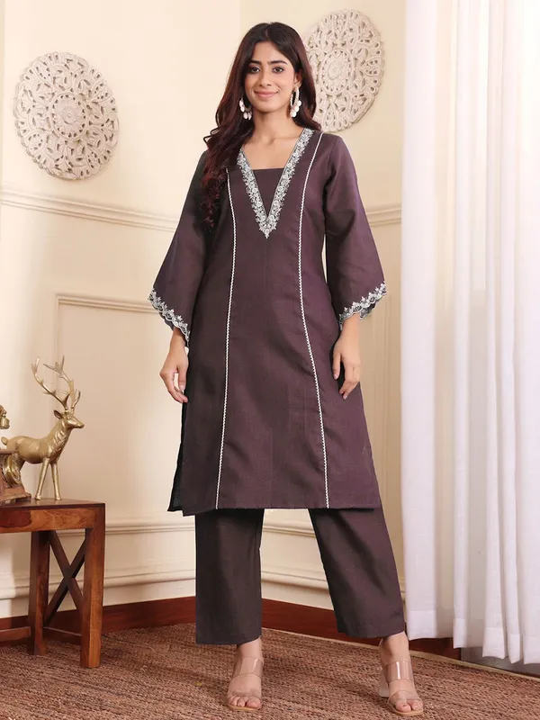 Brown_Floral_Embroidered_Cotton_Blend_Kurta_Trouser_Set