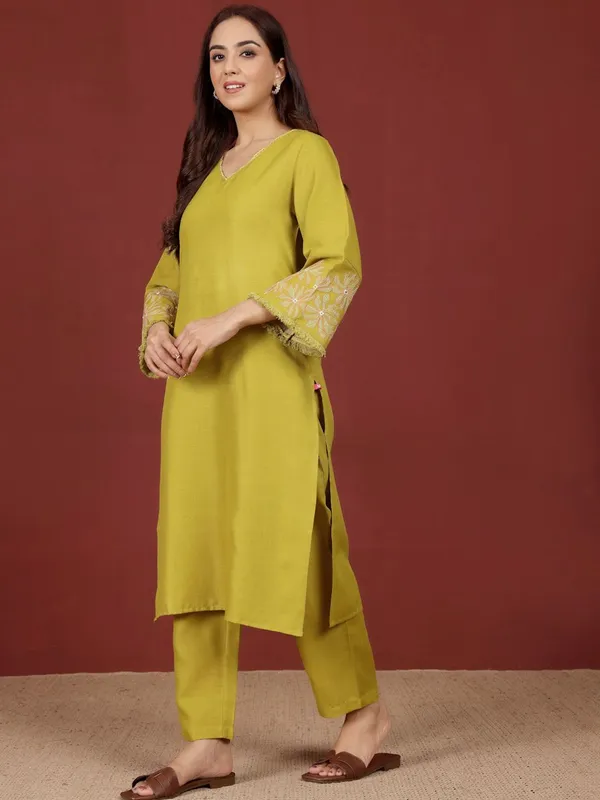 Yellow_Floral_Printed_Cotton_Blend_Kurta_Trouser_Set