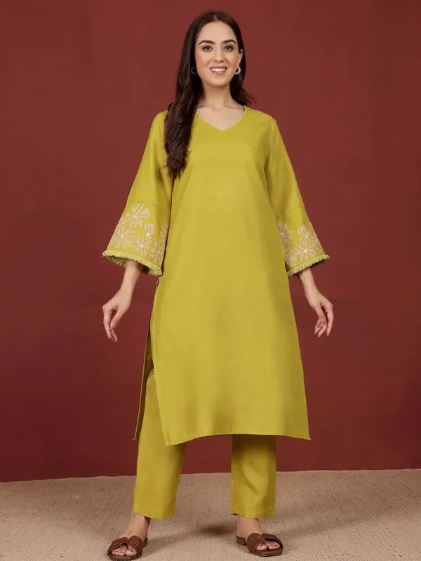 Yellow_Floral_Printed_Cotton_Blend_Kurta_Trouser_Set