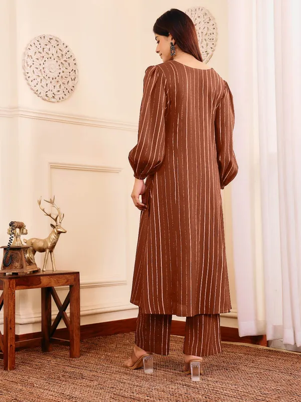 Brown_Floral_Printed_Silk_Blend_Kurta_Trouser_Set