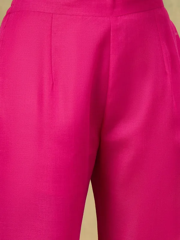 Pink_Floral_Printed_Cotton_Blend_Kurta_Trouser_Set