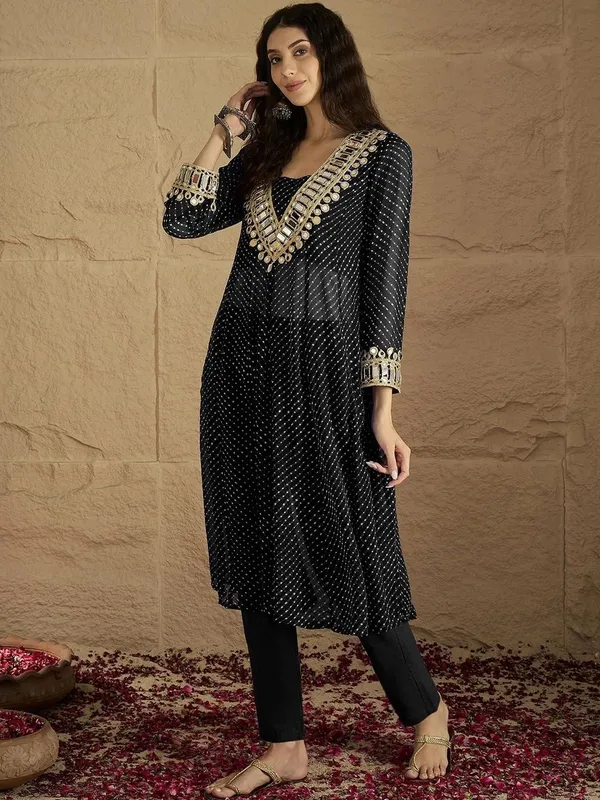 Black_Floral_Printed_Georgette_Kurta_Trouser_Set