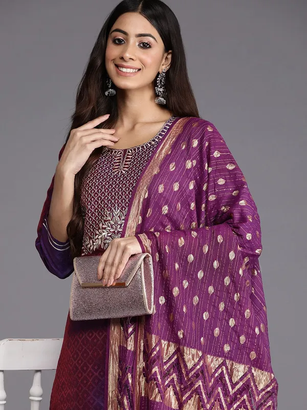 Purple_Floral_Printed_Silk_Blend_Kurta_Trouser_Dupatta_Set