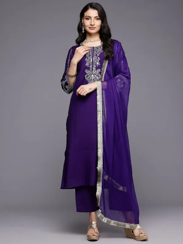 Navy_Blue_Floral_Embroidered_Silk_Blend_Kurta_Trouser_Dupatta_Set