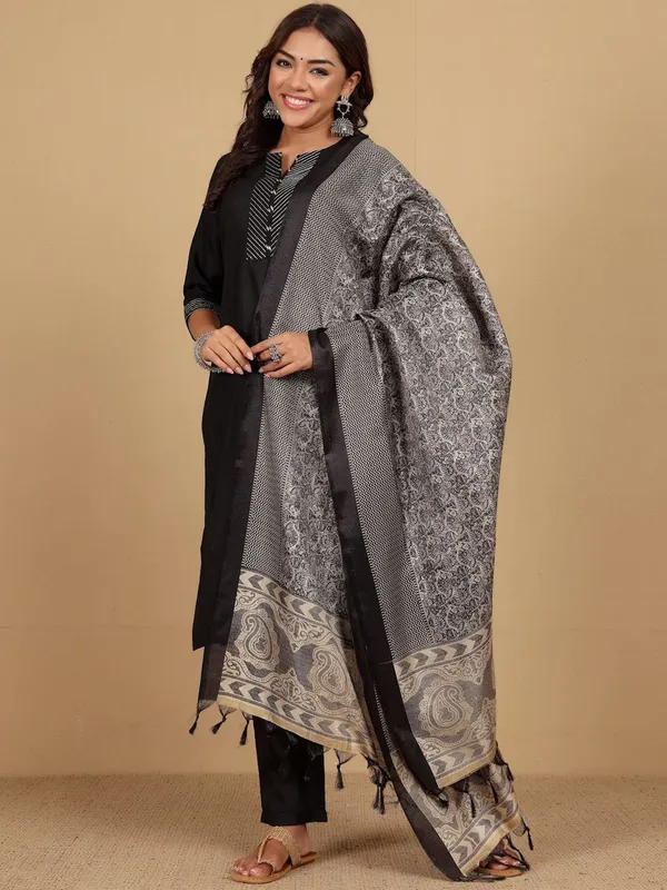 Black_Floral_Printed_Cotton_Blend_Kurta_Trouser_Dupatta_Set