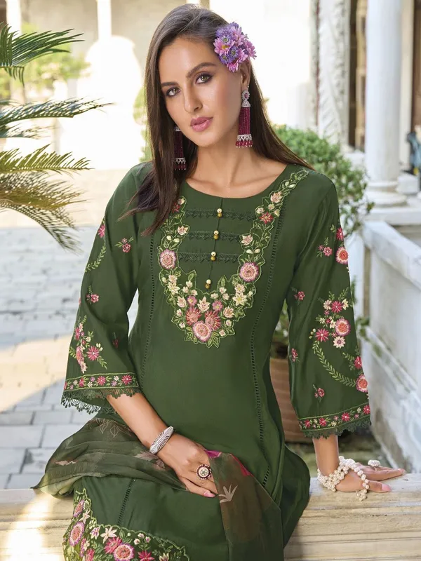 Green_Floral_Embroidered_Cotton_Kurta_Trouser_Dupatta_Set