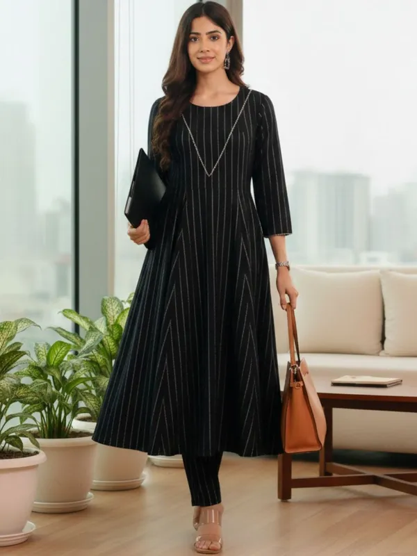 Black_Floral_Printed_Silk_Blend_Kurta_Trouser_Set