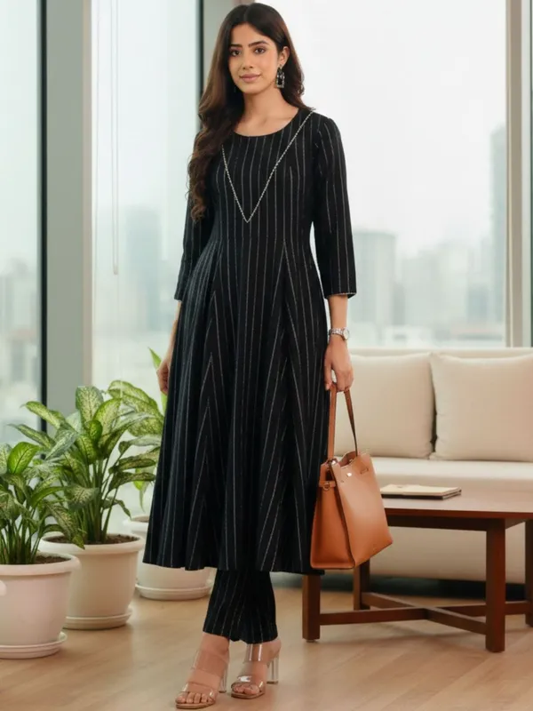 Black_Floral_Printed_Silk_Blend_Kurta_Trouser_Set