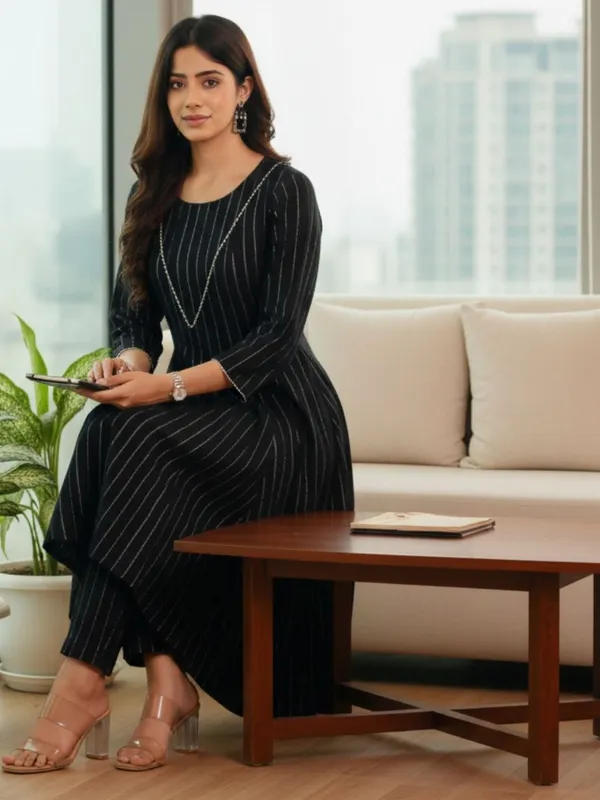 Black_Floral_Printed_Silk_Blend_Kurta_Trouser_Set