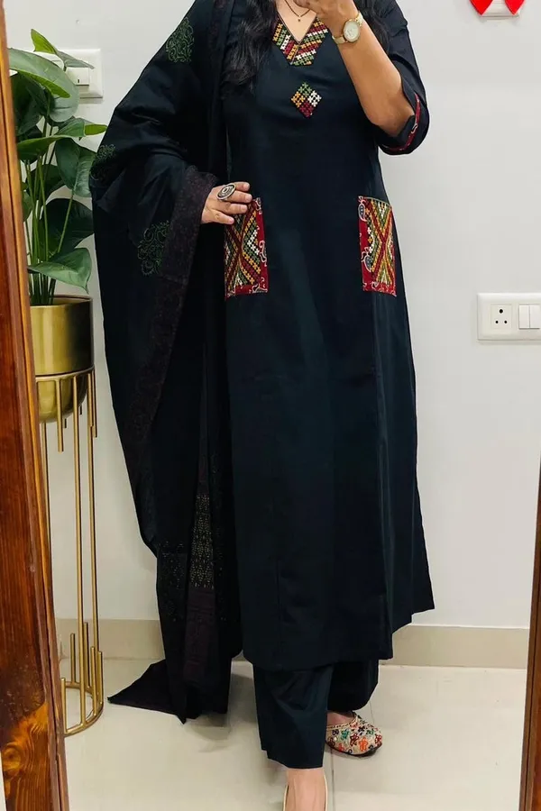 Black_Cotton_Floral_Embroidered_Kurta_Set_For_Women