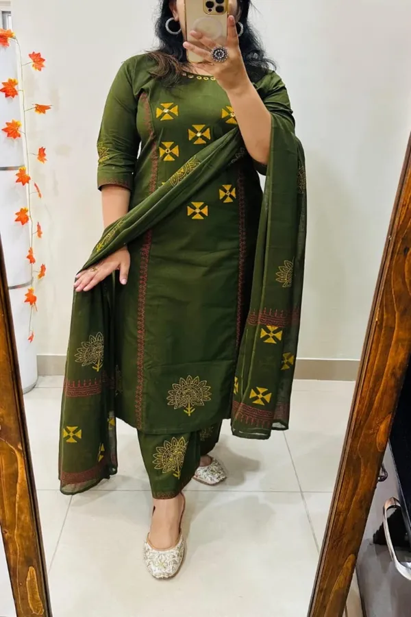 Green_Cotton_Floral_Embroidered_Kurta_Set_For_Women