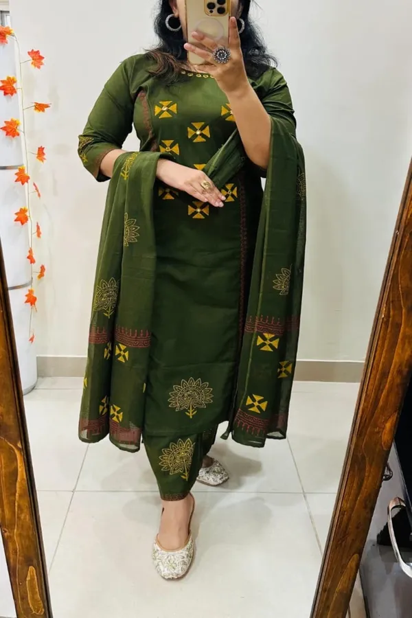 Green_Cotton_Floral_Embroidered_Kurta_Set_For_Women