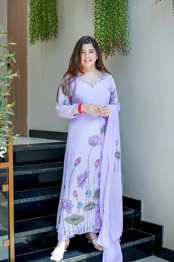 Floral_Embroidered_Chinon_Kurta_Trouser_&_Dupatta_Set